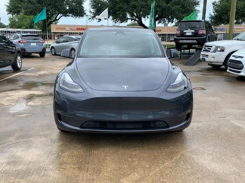 Used 2023 Tesla Model Y Long Range AWD/4WD image 2
