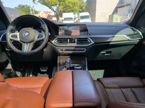 Used 2022 BMW X5 sDrive40i w/ M Sport Package RWD image 30