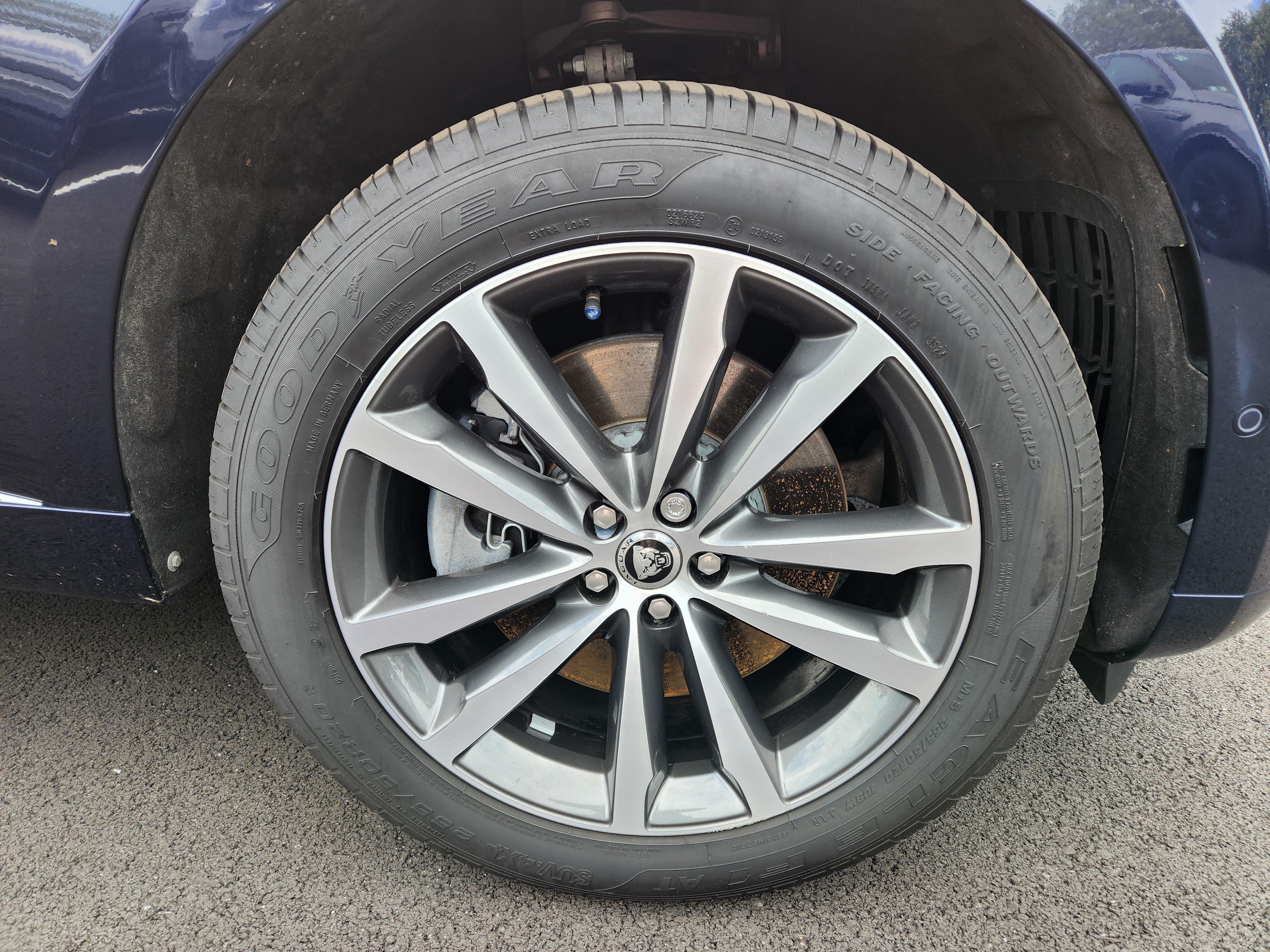 Certified 2026 Jaguar F-PACE R-Dynamic S AWD/4WD image 7