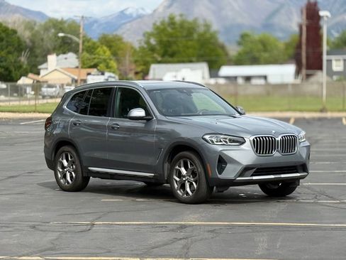 Used 2023 BMW X3 xDrive30i w/ Convenience Package AWD/4WD image 3