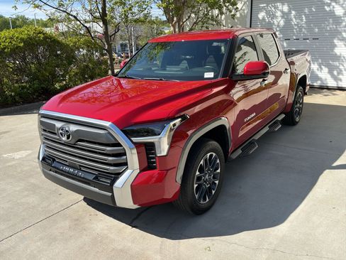 Used 2025 Toyota Tundra Limited AWD/4WD image 5