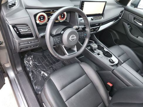 Certified 2024 Nissan Rogue SL w/ SL Premium Package image 11