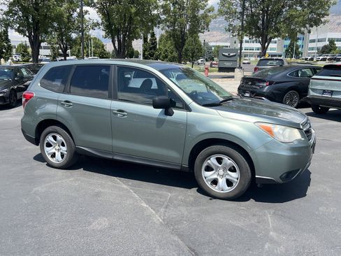 Used 2014 Subaru Forester 2.5i AWD/4WD image 5