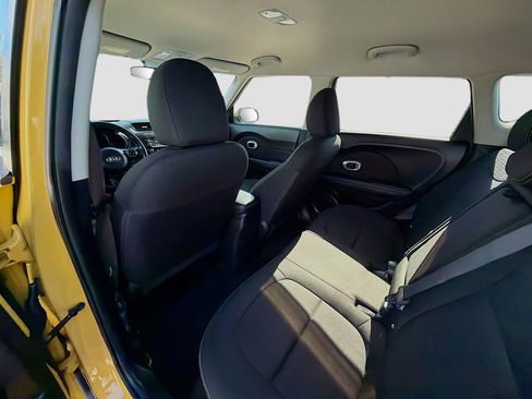 Used 2015 Kia Soul + image 23