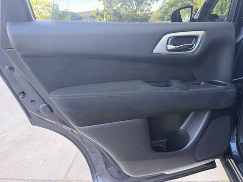 Used 2016 Nissan Pathfinder S FWD image 20