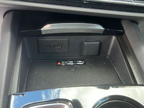 Used 2025 Buick Envision Preferred AWD/4WD image 21