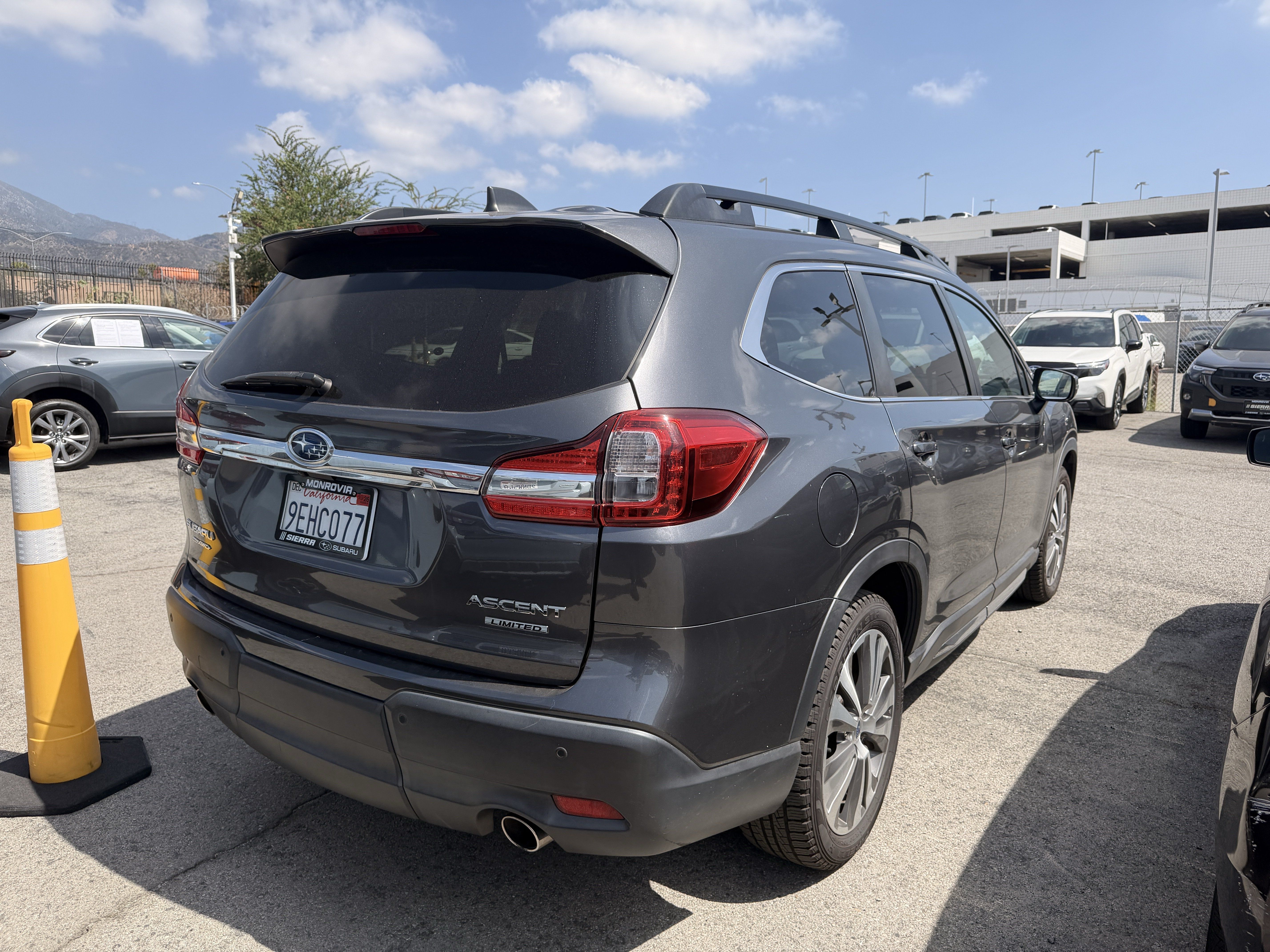 Used 2022 Subaru Ascent Limited AWD/4WD image 2