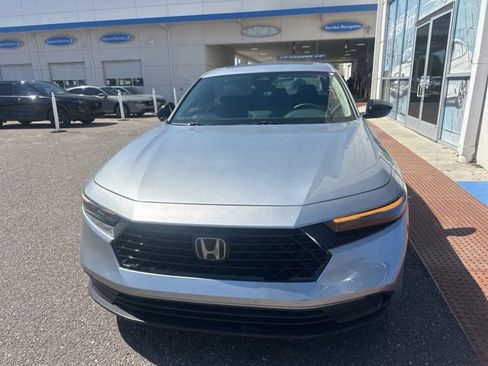 Certified 2025 Honda Accord SE image 3