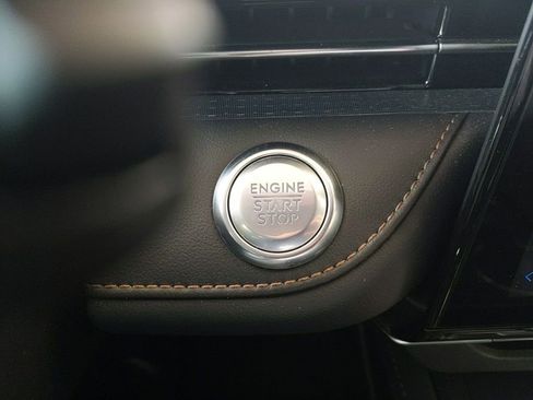 Certified 2025 Lincoln Nautilus Premier w/ Jet Appearance Package AWD/4WD image 21