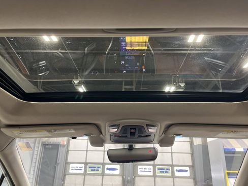 Used 2020 Subaru Outback Touring image 32