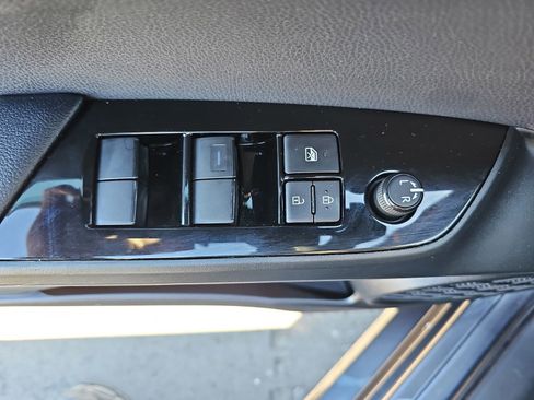 Used 2022 Toyota Prius Limited FWD image 29
