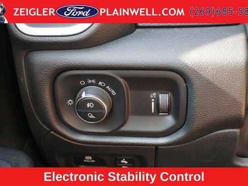 Used 2023 RAM 1500 Big Horn AWD/4WD image 28