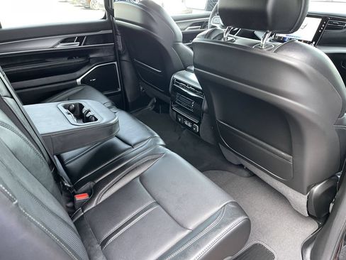 New 2026 Jeep Grand Wagoneer Limited w/ 8-Passenger Seating Package AWD/4WD image 28