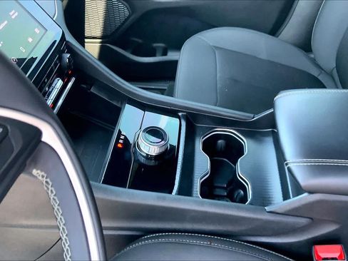 Used 2025 Jeep Grand Cherokee L Laredo w/ Luxury Tech Group I RWD image 17