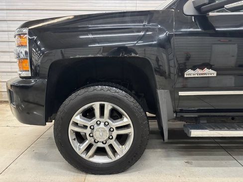 Used 2019 Chevrolet Silverado 2500 High Country w/ Duramax Plus Package AWD/4WD image 4
