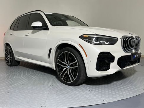 Used 2022 BMW X5 xDrive40i w/ M Sport Package image 6