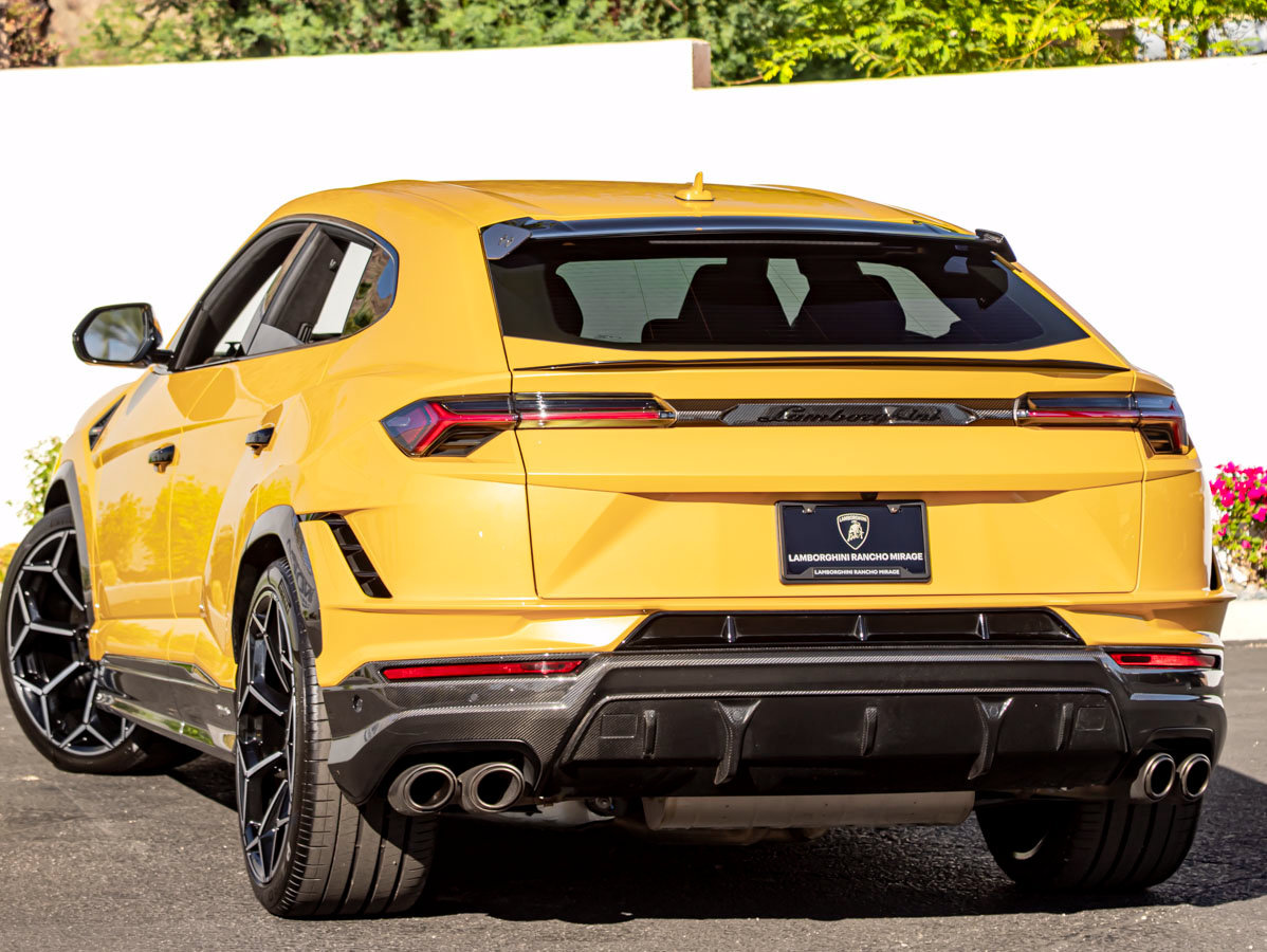Used 2024 Lamborghini Urus Performante AWD/4WD image 9