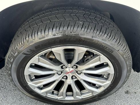 Used 2022 GMC Yukon Denali w/ Advanced Technology Package image 30