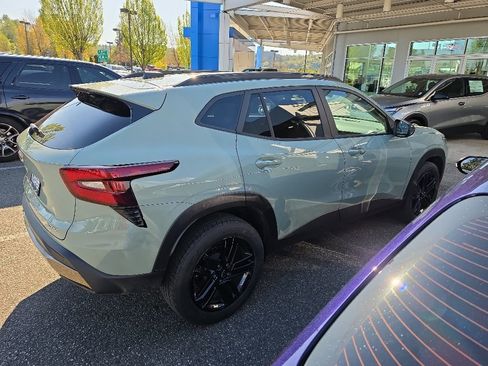 Used 2025 Chevrolet Trax ACTIV w/ Sunroof Package FWD image 5