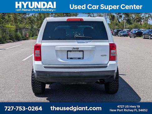 Used 2016 Jeep Patriot Latitude FWD image 5