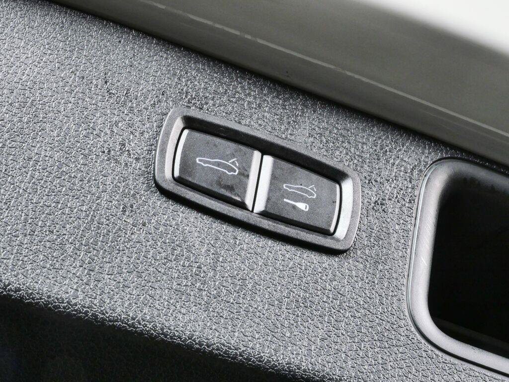 Certified 2026 Porsche Macan GTS AWD/4WD image 34