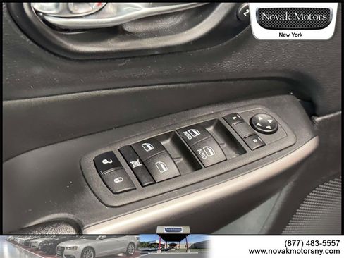 Used 2022 Jeep Cherokee Limited image 13