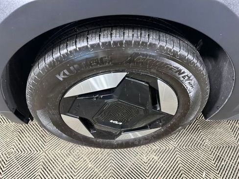 Used 2024 Kia EV9 Wind AWD/4WD image 10