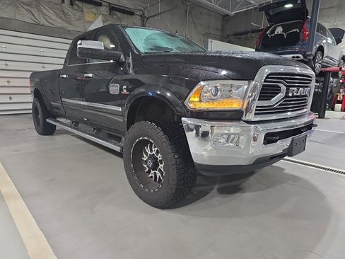 Used 2018 RAM 3500 Laramie Longhorn image 3