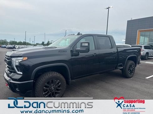 Used 2026 Chevrolet Silverado 2500 LT w/ Trail Boss Package AWD/4WD image 1