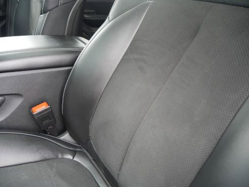 Used 2023 Jeep Grand Cherokee L Altitude image 18