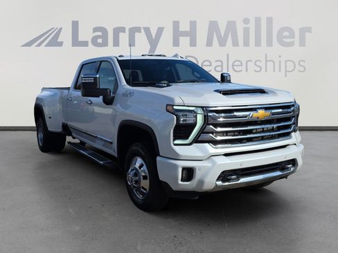 Used 2024 Chevrolet Silverado 3500 High Country w/ High Country Premium Package image 7