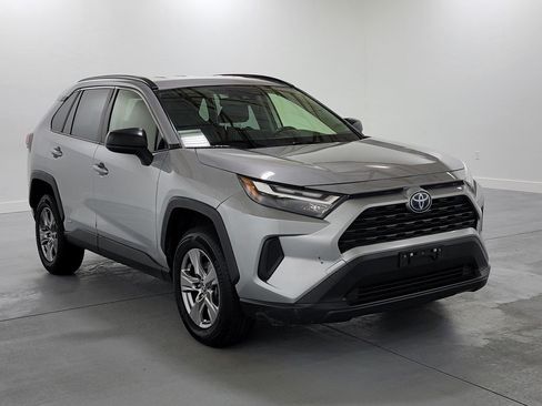 Used 2023 Toyota RAV4 LE AWD/4WD image 2