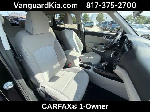 Certified 2025 Kia Soul LX FWD image 27