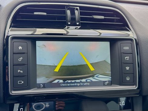 Used 2017 Jaguar F-PACE Prestige AWD/4WD image 10