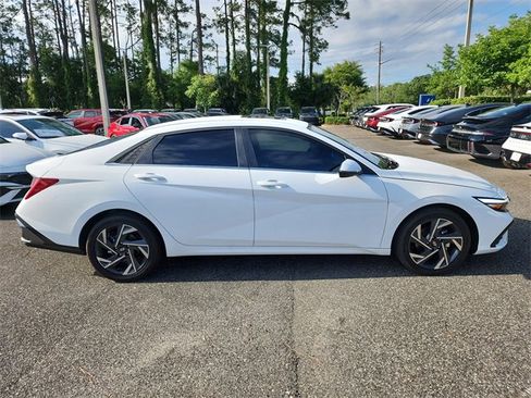 New 2025 Hyundai Elantra Limited image 2