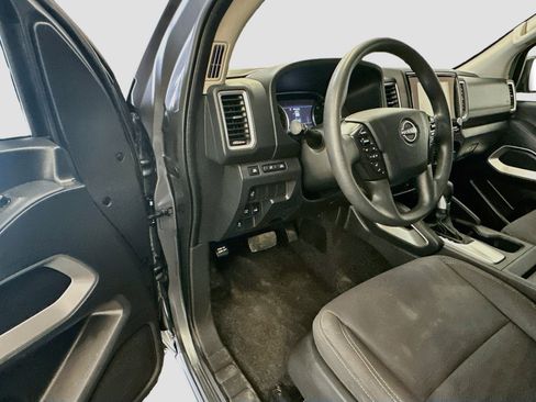 Used 2022 Nissan Frontier SV w/ Technology Package AWD/4WD image 17
