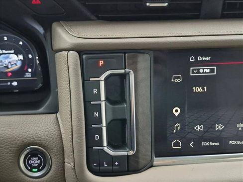 Used 2024 GMC Yukon XL Denali w/ Advanced Technology Package AWD/4WD image 12