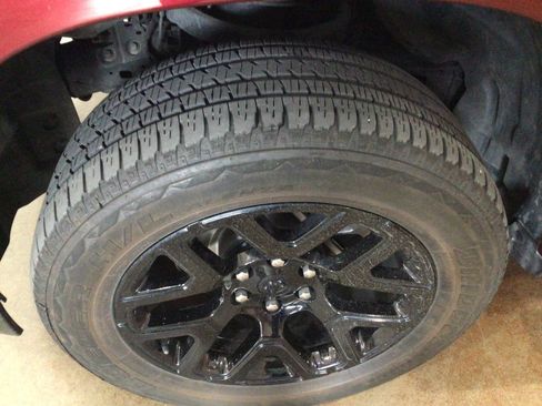 Used 2025 RAM 1500 Laramie w/ Sport Appearance Package AWD/4WD image 2