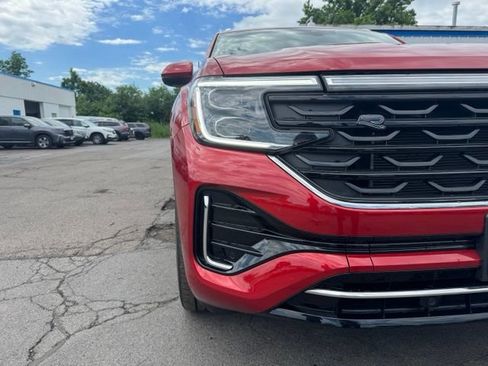 Used 2025 Volkswagen Atlas Cross Sport SEL Premium R-Line AWD/4WD image 10