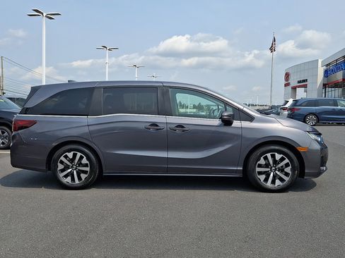 Certified 2025 Honda Odyssey EX-L image 8