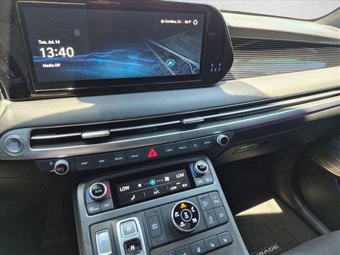 Used 2024 Hyundai Palisade Calligraphy AWD/4WD image 12