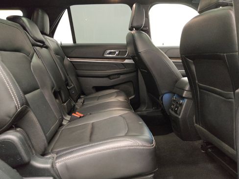 Used 2019 Ford Explorer Limited w/ Class III Trailer Tow Package FWD image 19