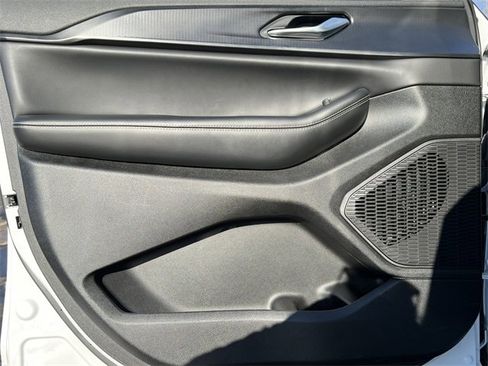 Used 2023 Jeep Grand Cherokee Laredo w/ Luxury Tech Group I image 13