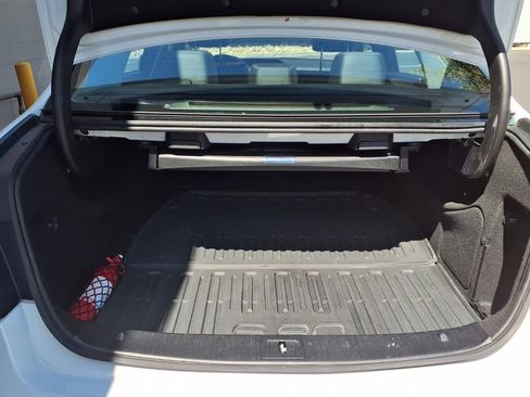 Used 2014 Mercedes-Benz E 350 4MATIC Sedan image 18