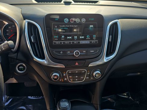 Used 2018 Chevrolet Equinox LT w/ Sun & Infotainment Package image 22