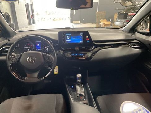 Used 2018 Toyota C-HR XLE image 27