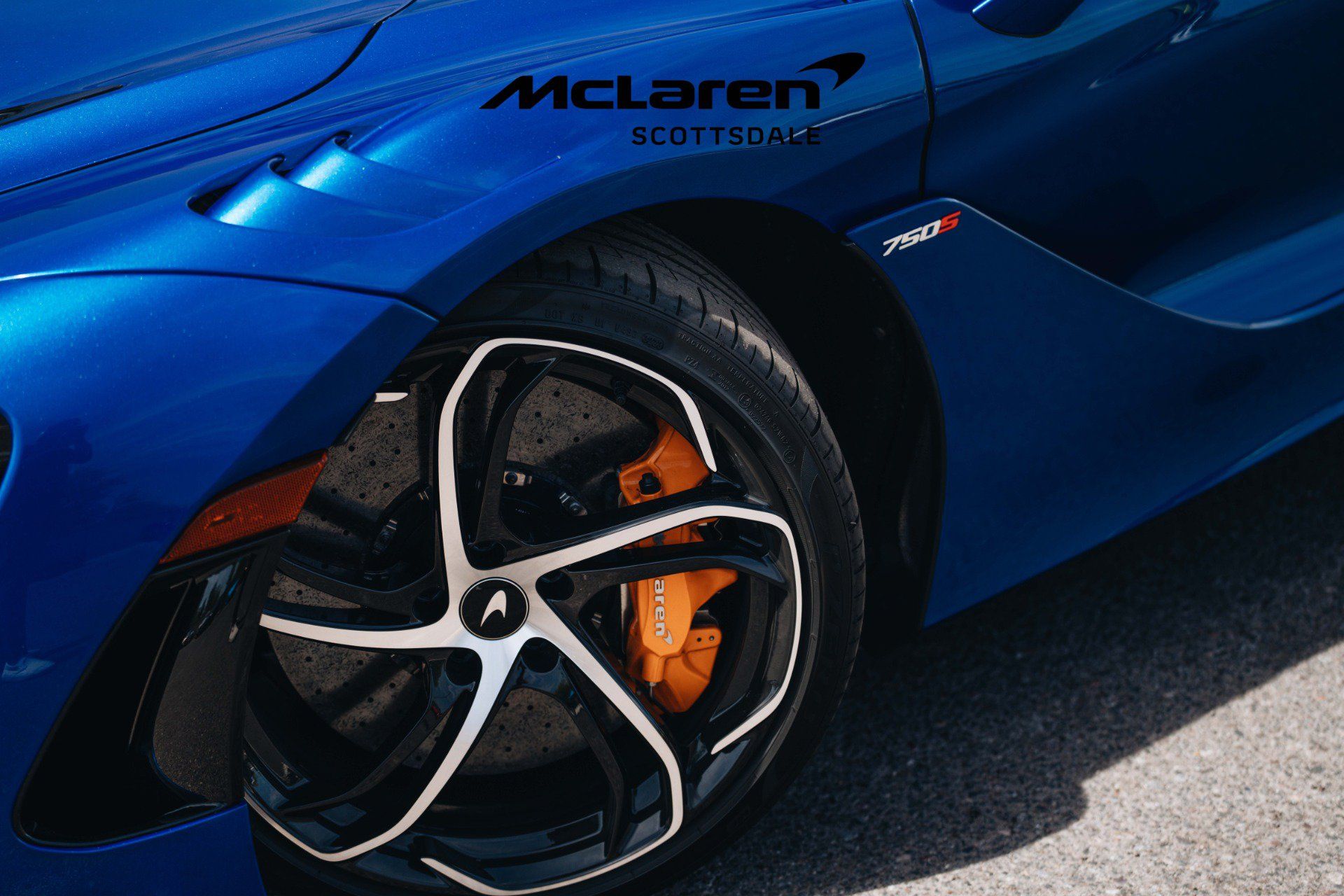 Used 2024 McLaren 750S Spider RWD image 16