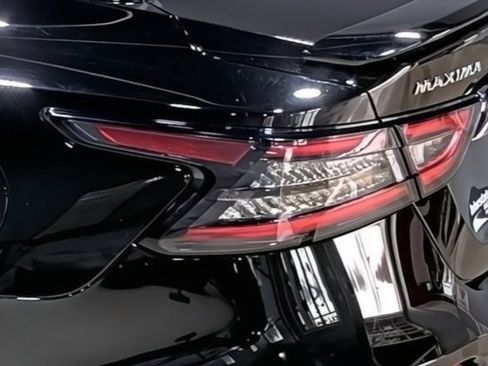 Used 2019 Nissan Maxima SR w/ Premium Package image 10