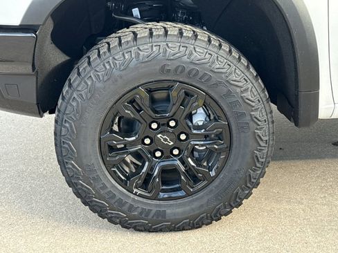 New 2026 Chevrolet Silverado 1500 ZR2 w/ Dark Appearance Package image 16