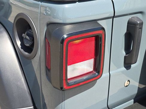 Used 2024 Jeep Wrangler Sport AWD/4WD image 37